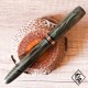 Churchill stylo plume monocorps sans épinglette en ébonite
